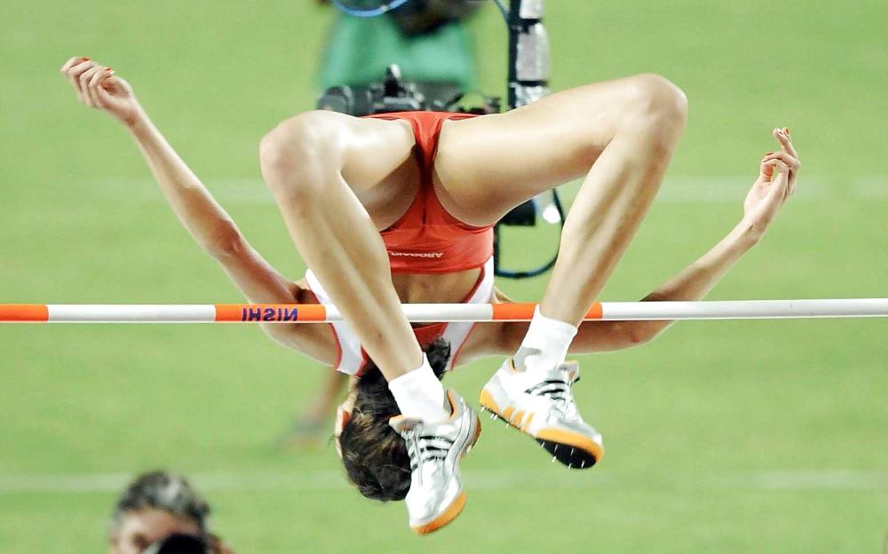 25P Athletic And Camel Toe Erotica 3 By twistedworlds