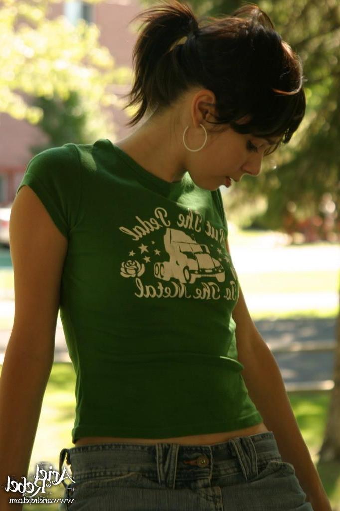 15P Pics of Ariel Rebel showing her tits outside
