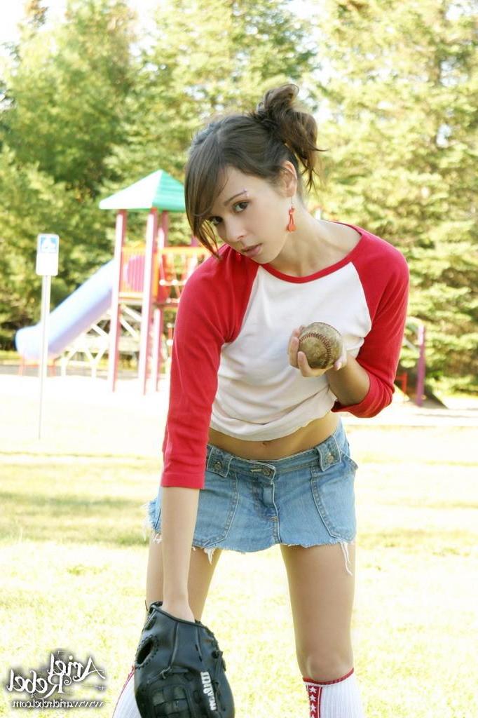 15P Pics of Ariel Rebel having some fun in the sun