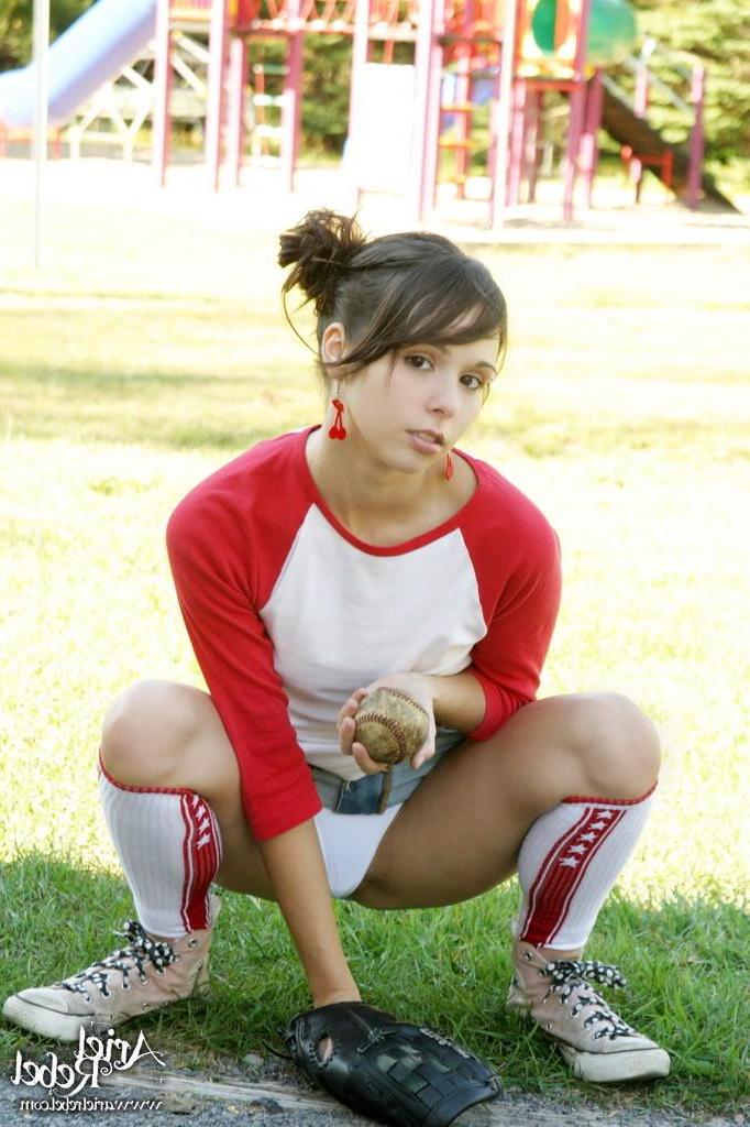 15P Pics of Ariel Rebel having some fun in the sun