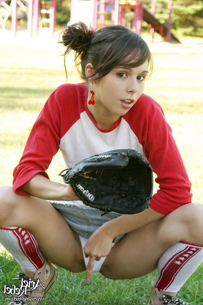 15P Pics of Ariel Rebel having some fun in the sun