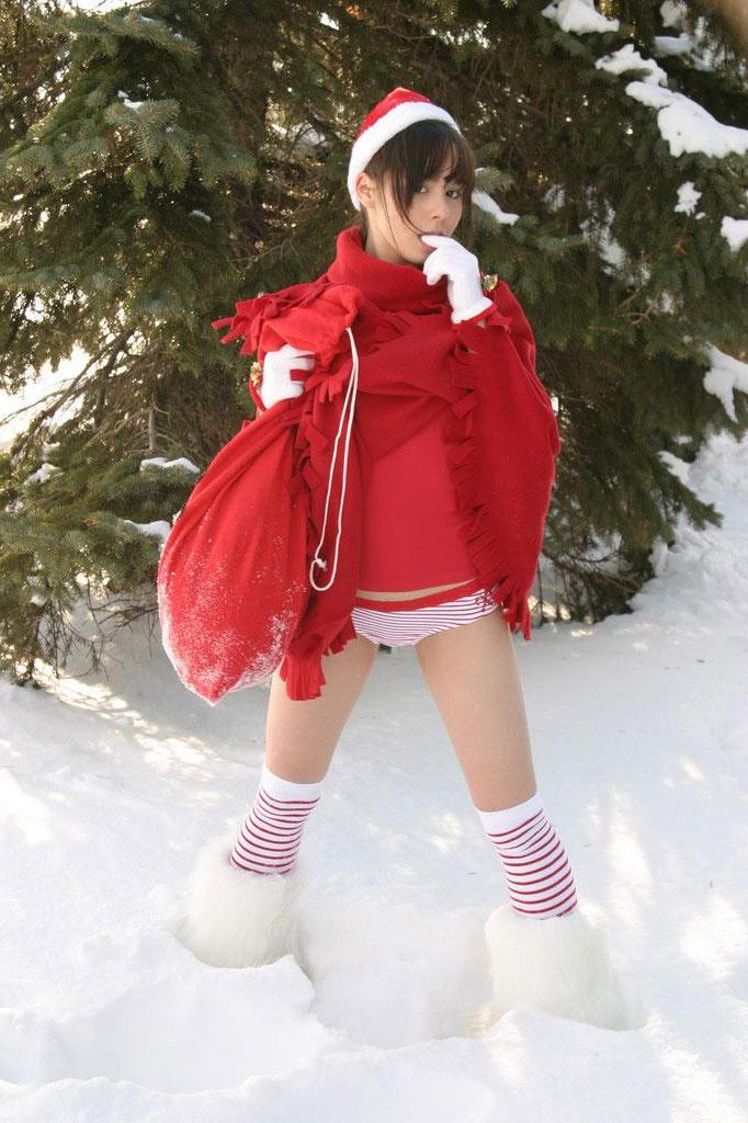 15P Pictures of teen hottie Ariel Rebel having fun on xmas