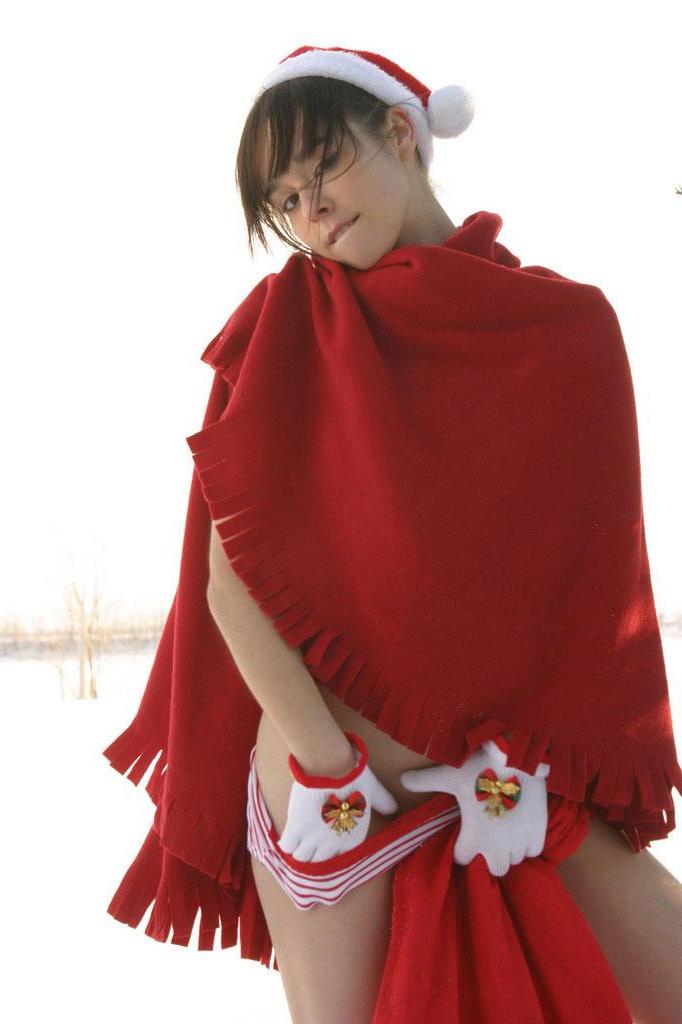 15P Pictures of teen hottie Ariel Rebel having fun on xmas