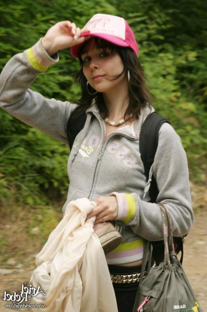 15P Pictures of Ariel Rebel having some fun outside