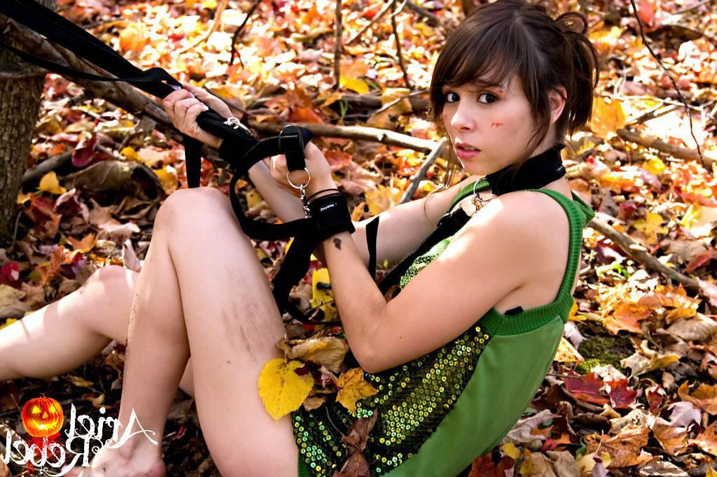 15P Pictures of Ariel Rebel beating herself up outside