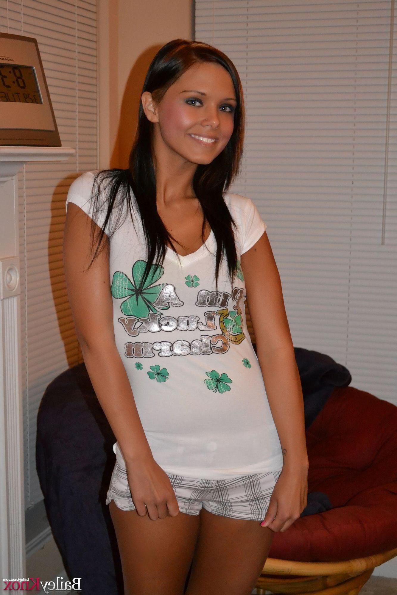 19P Pictures of Bailey Knox showing you her lucky charm