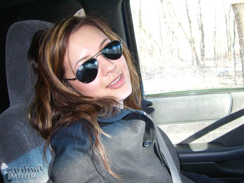16P Pictures of Bailey showing you her tits and panties in the car