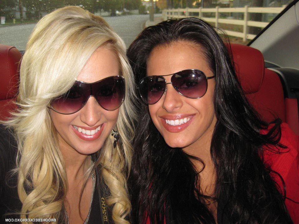 16P Pictures of Brooke Becker hanging out with her friend