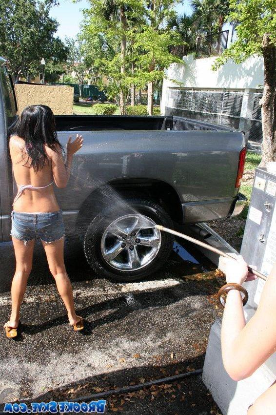 15P Brooke and Kat at the car wash