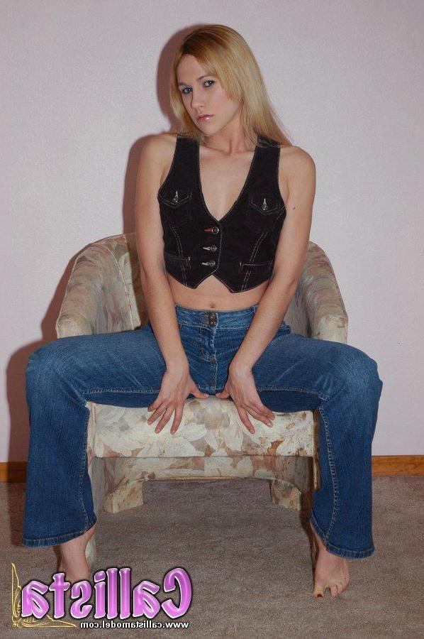 20P Pictures of Callista Model showing off her round ass and hot legs