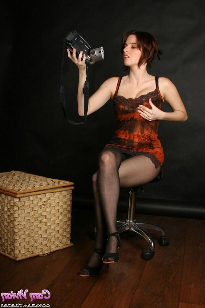 16P Pictures of Cam Vivian hot and horny just for you