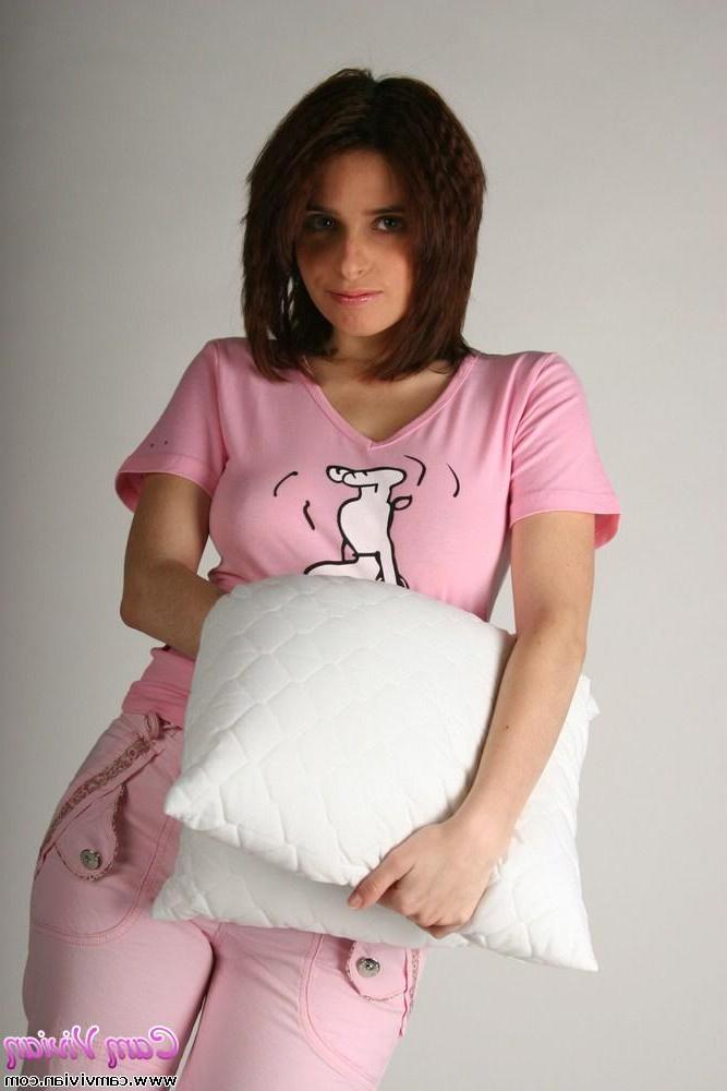 16P Pictures of Cam Vivian ready to fuck