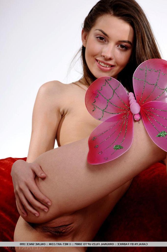 18P Brunette babe Caralyn shows you her beautiful butterfly in "Neiosi"