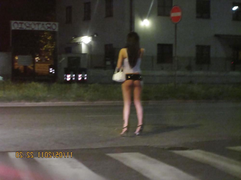 11P Whore on the street in italia