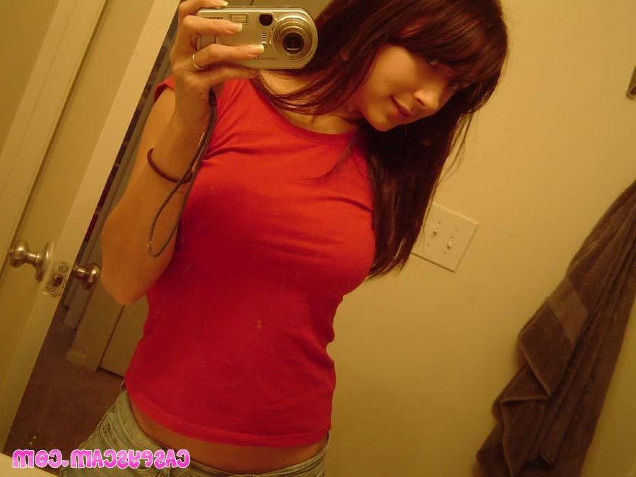 16P Casey shows off her nice cleavage and tight belly