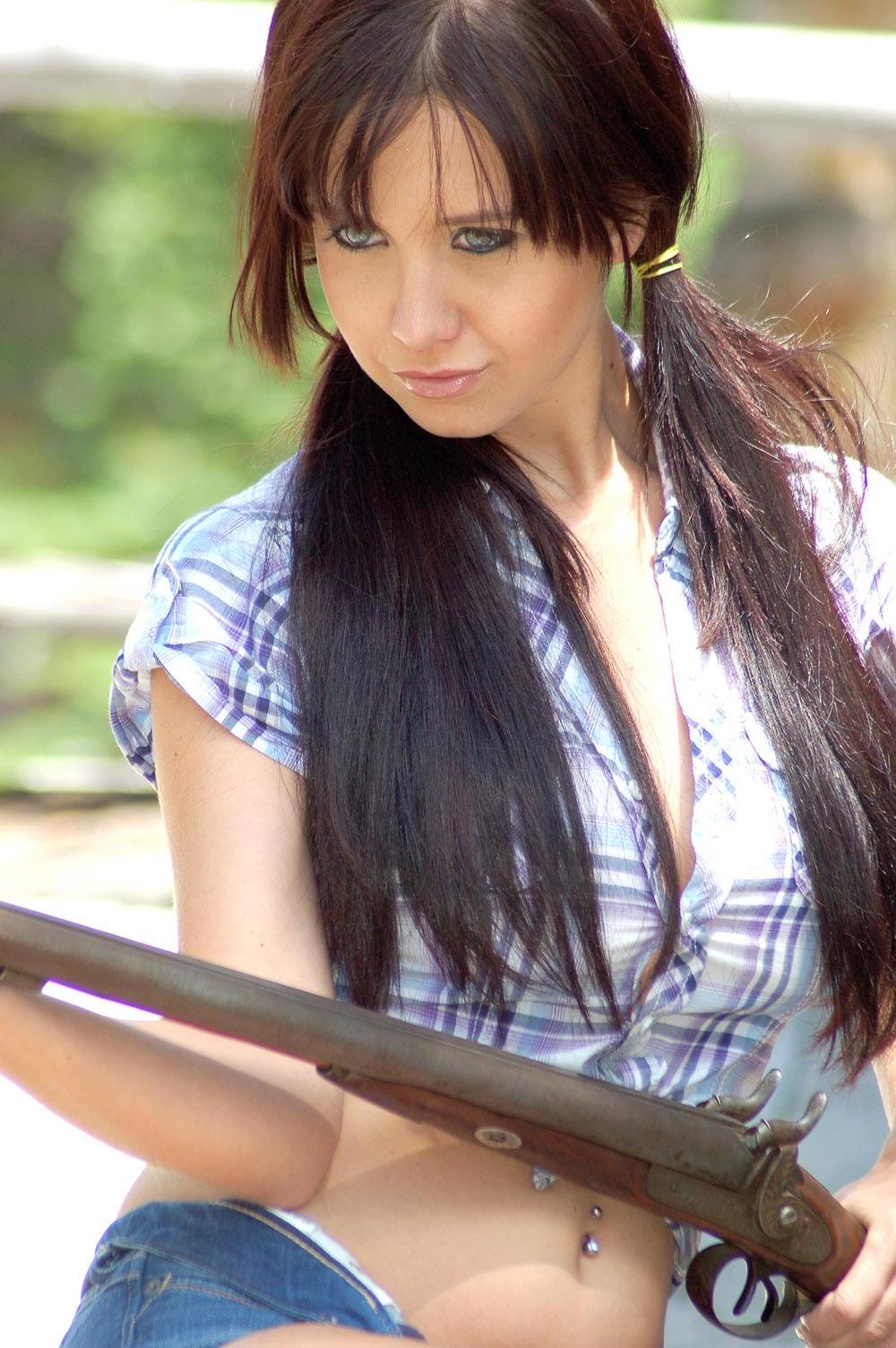 16P Country girl Chrissy invites you to join her on a romantic getaway at a remote cabin in the woods