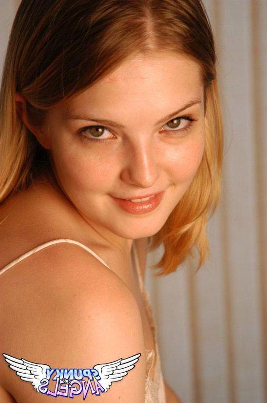 20P Pictures of Danielle teasing with her hot legs