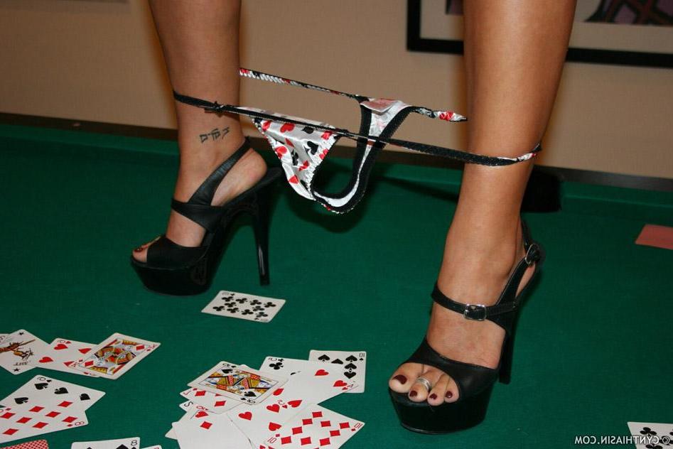 15P Pictures of teen babe Cynthia Sin losing a game of strip poker