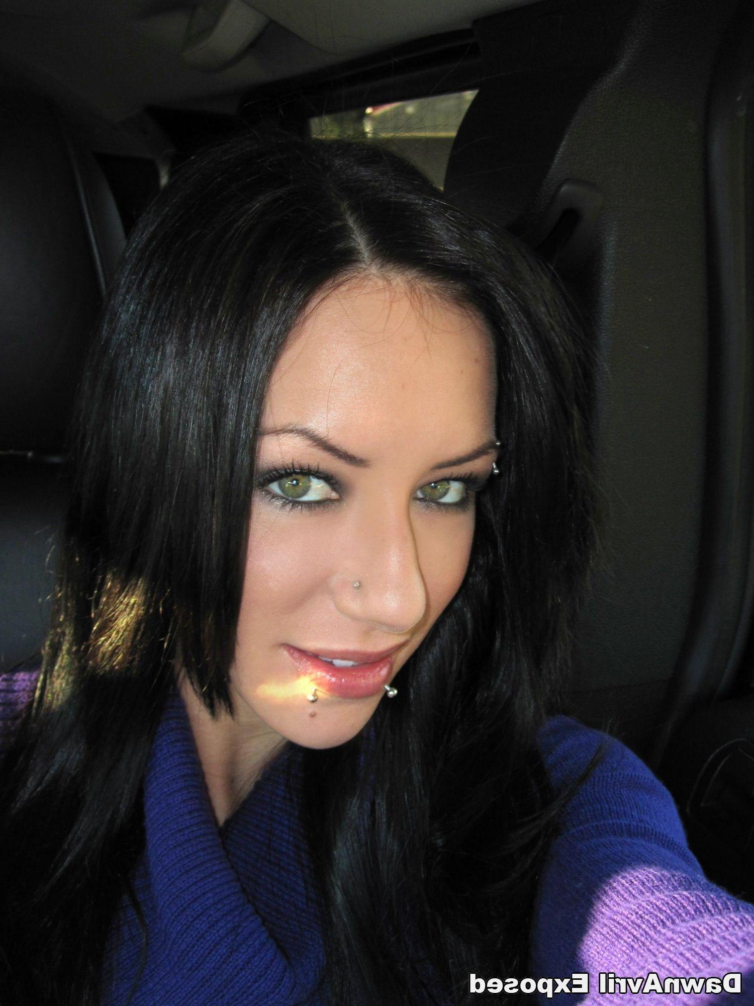 12P Pictures of Dawn Avril showing her hot candid gf pics