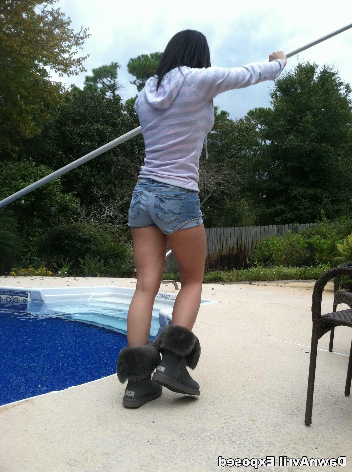 15P Pictures of Dawn Avril in hot amateur pics