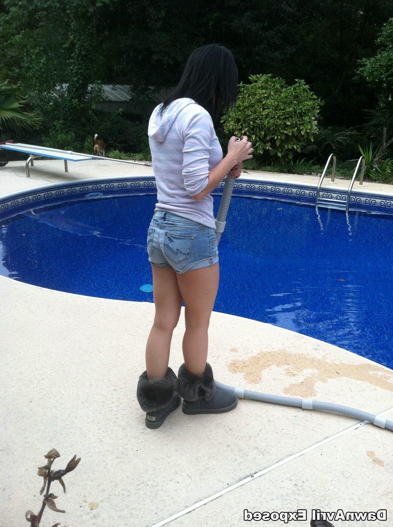 15P Pictures of Dawn Avril in hot amateur pics