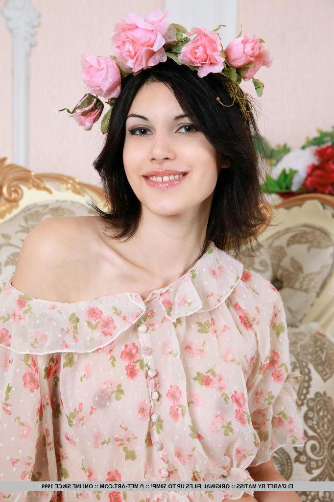 18P Beautiful teen Elizabet poses nude for you in "Malbona"