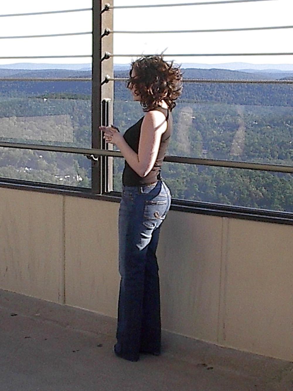 25P Private Moments Of A Horny Housewife