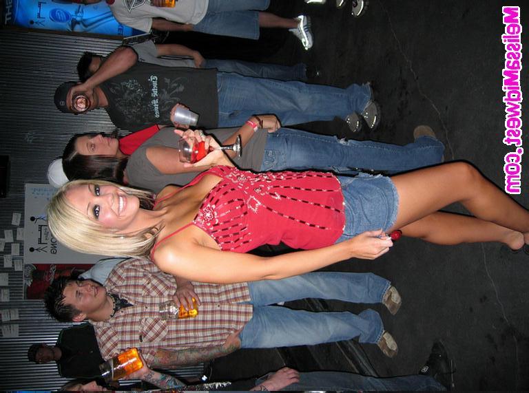 20P Pictures of Melissa Midwest coaching her friend Jacky Night