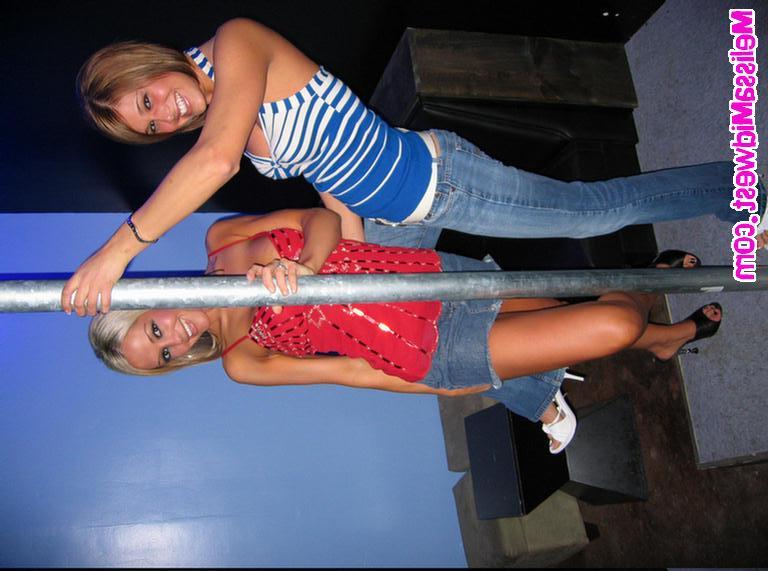 20P Pictures of Melissa Midwest coaching her friend Jacky Night