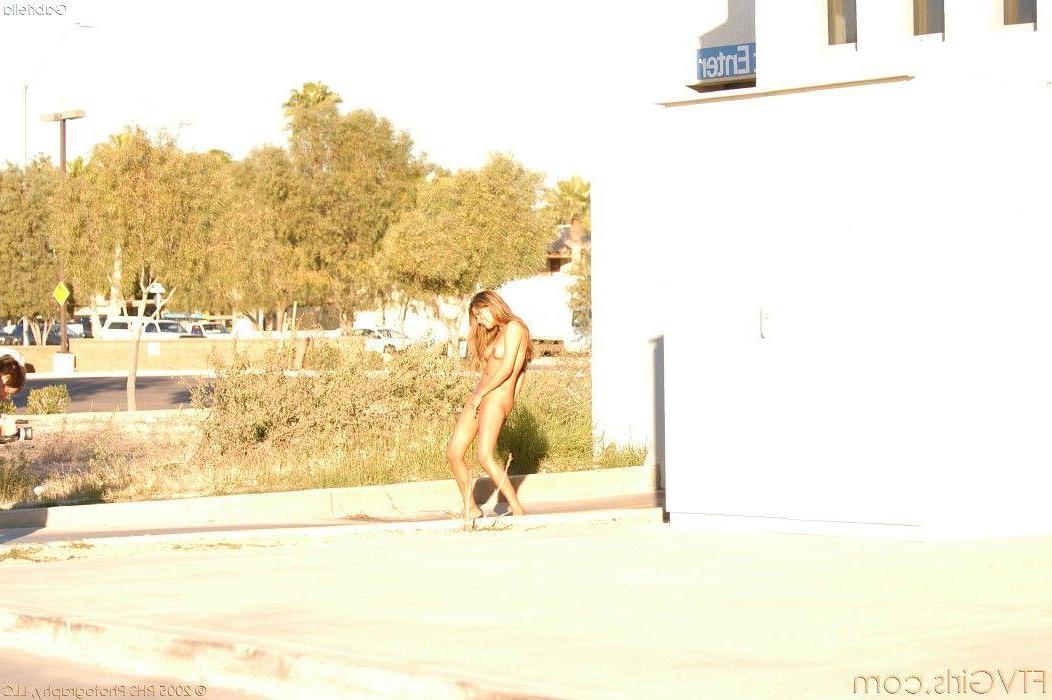 20P Pictures of Gabriella naked and bent over for your cock