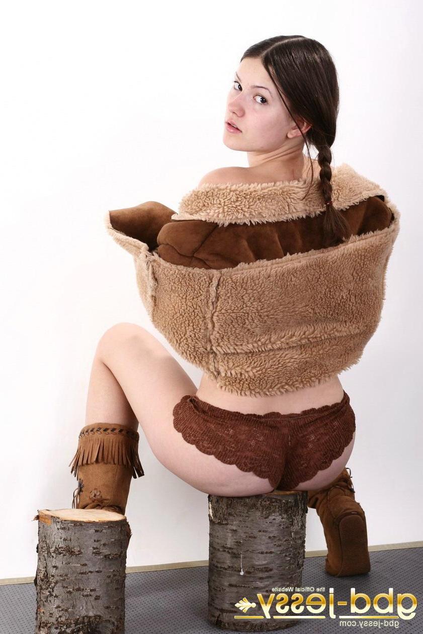 16P Pictures of teen girl Jessy dressed in hot indian pigtails