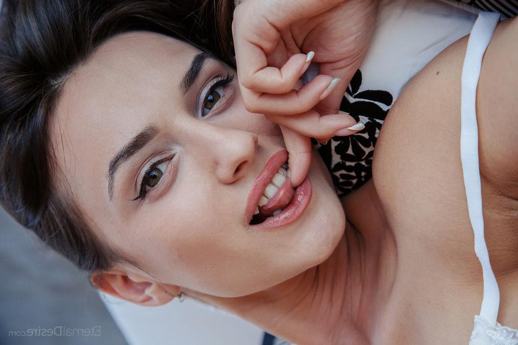 16P Brunette teen Gloria Sol gives you her pussy in "ECHO"