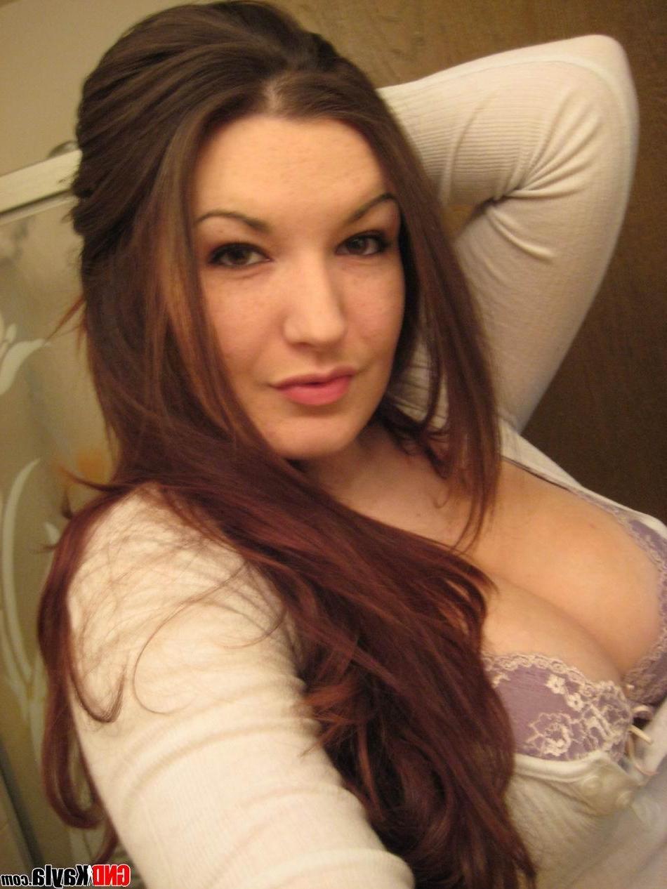16P Pictures of teen model GND Kayla taking hot selfpics