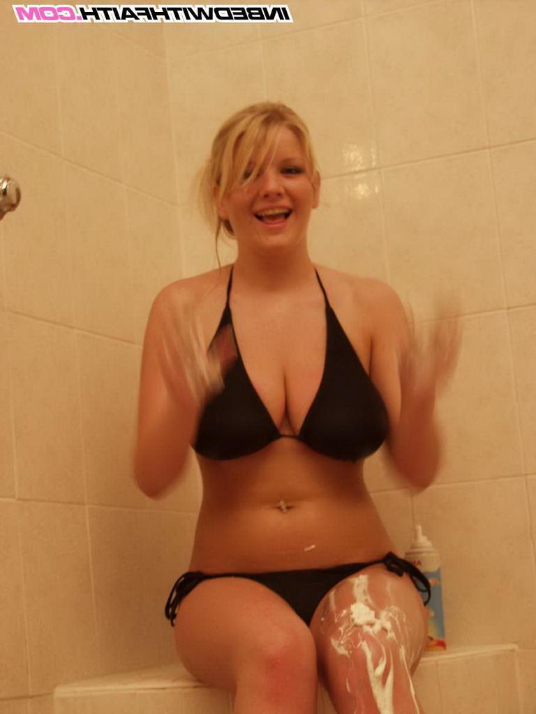 20P Pictures of In Bed With Faith soaping up her huge melons