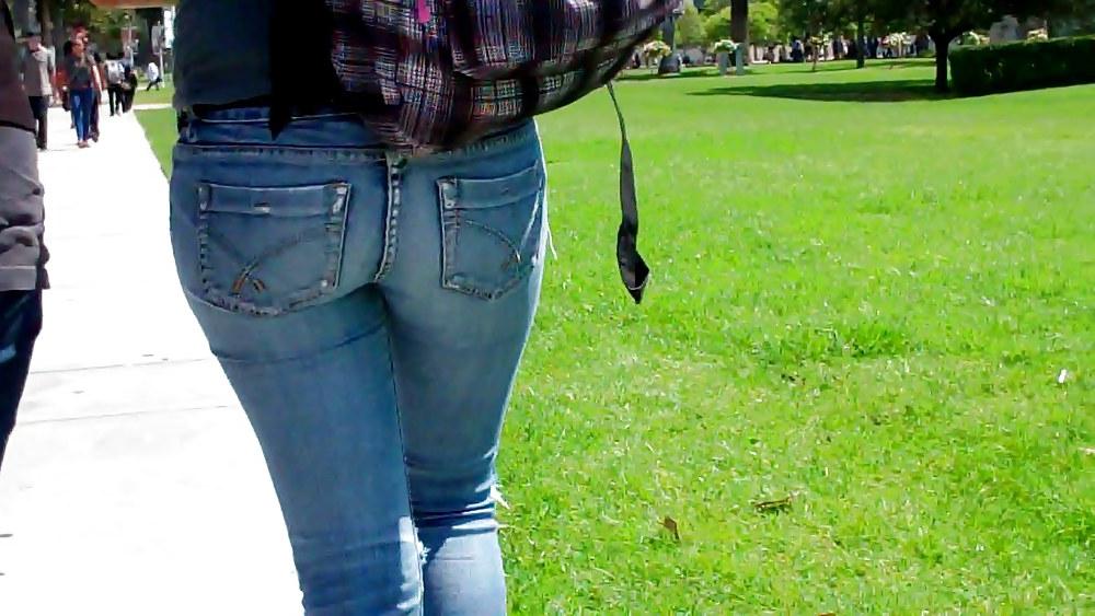 25P Tuesday morning butts & ass in jeans on parade
