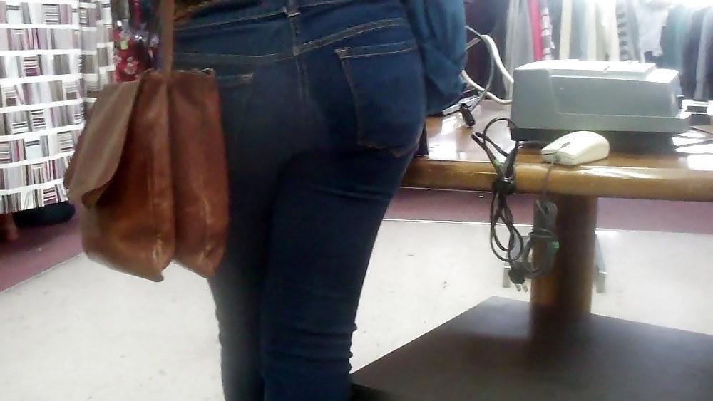 25P Tuesday morning butts & ass in jeans on parade
