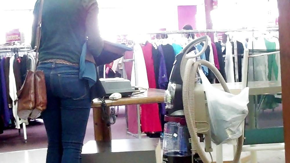 25P Tuesday morning butts & ass in jeans on parade