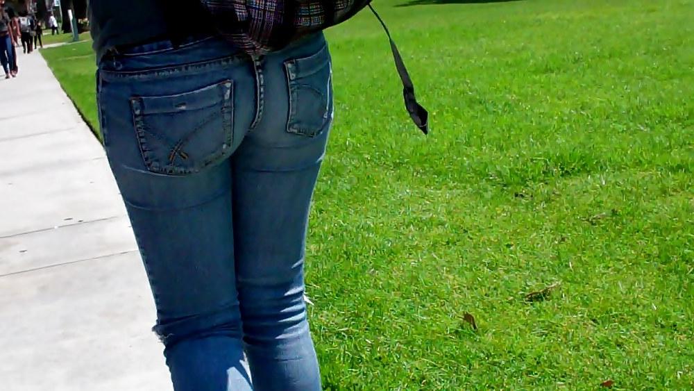 25P Tuesday morning butts & ass in jeans on parade