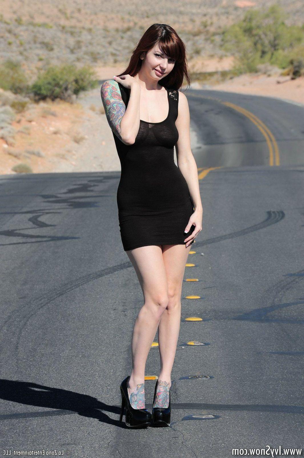 15P Pictures of Ivy Snow stripping with her car