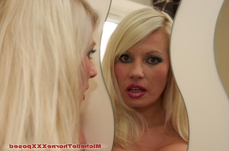 16P Busty pornstar Michelle Thorne is demonstrating her perfect body