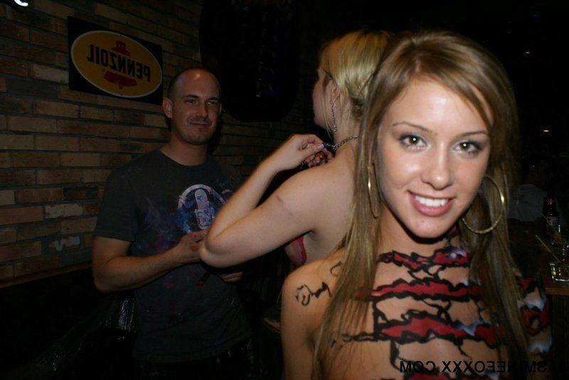 15P Pictures of teen babe Jasmine Foxxx being a hot slut