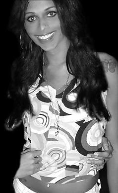 25P Shemale Candid2