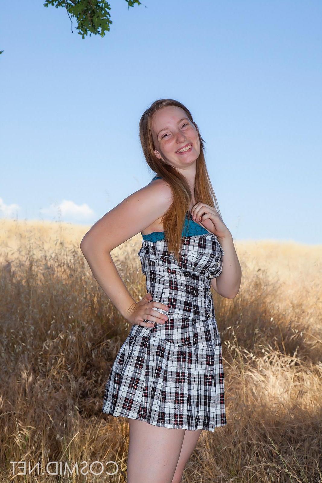16P Beautiful redhead Julia Fleming invites you into her field of dreams