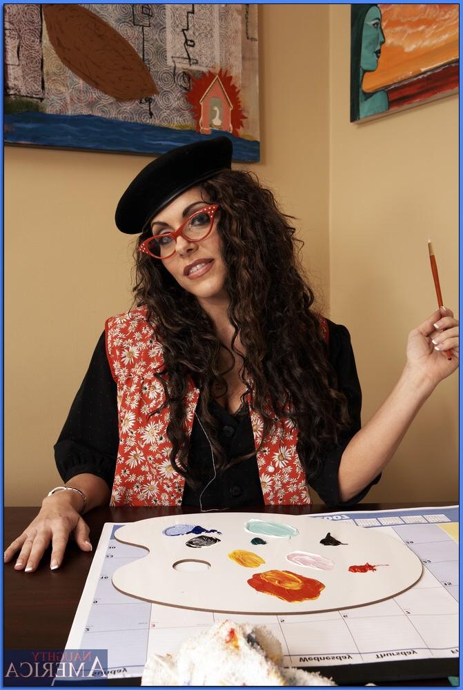 16P Art teacher MILF Victoria Valentina denudes her smashing hooters