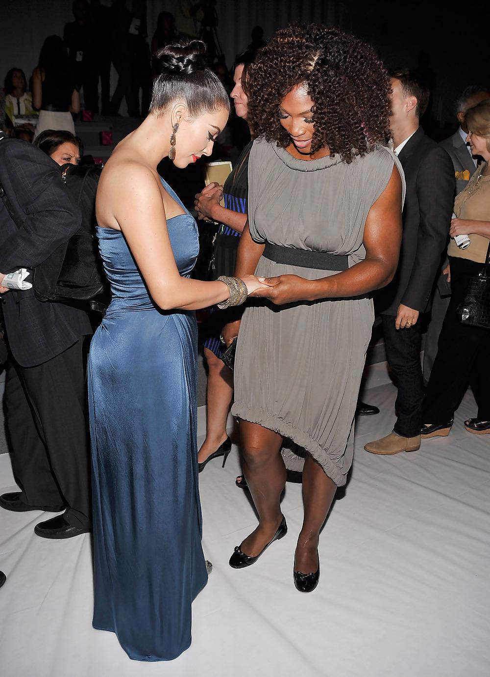 9P Kim Kardashian at the Vera Wang Spring 2012 fashion show