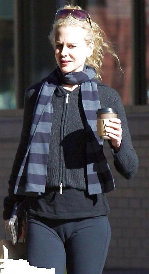 25P Celebrity camel toe