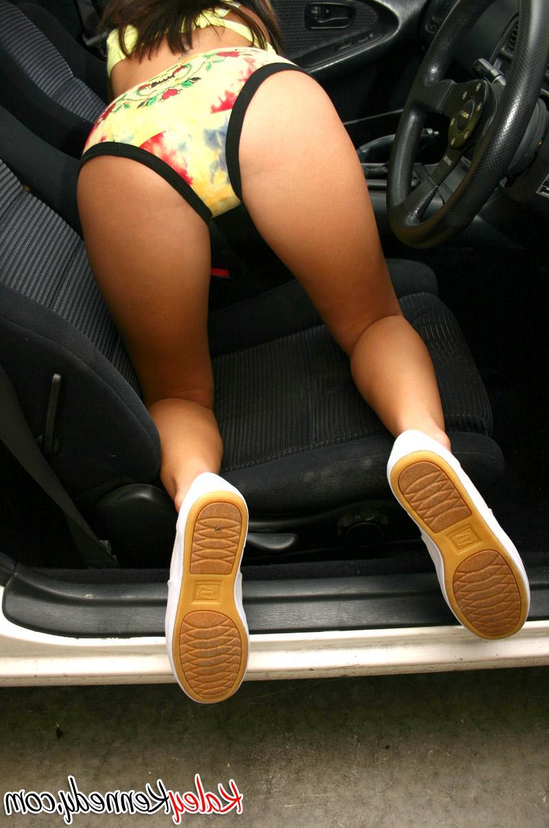 16P Pictures of teen porn girl Kaley Kennedy stripping in her car