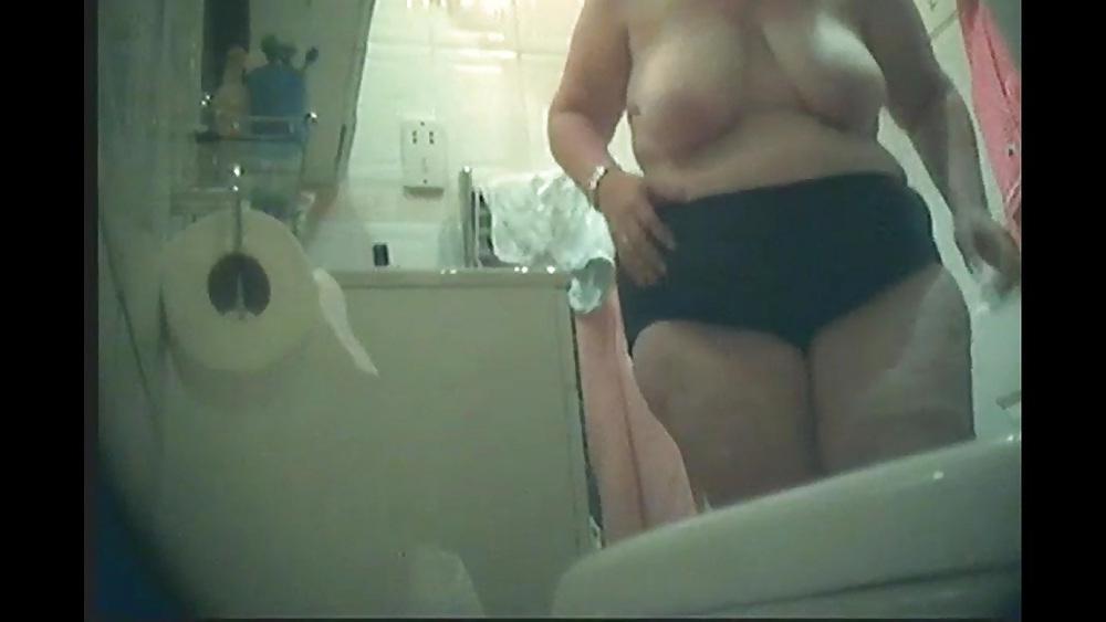 12P Bbw wife caught with hidden cam