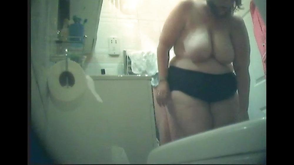 12P Bbw wife caught with hidden cam