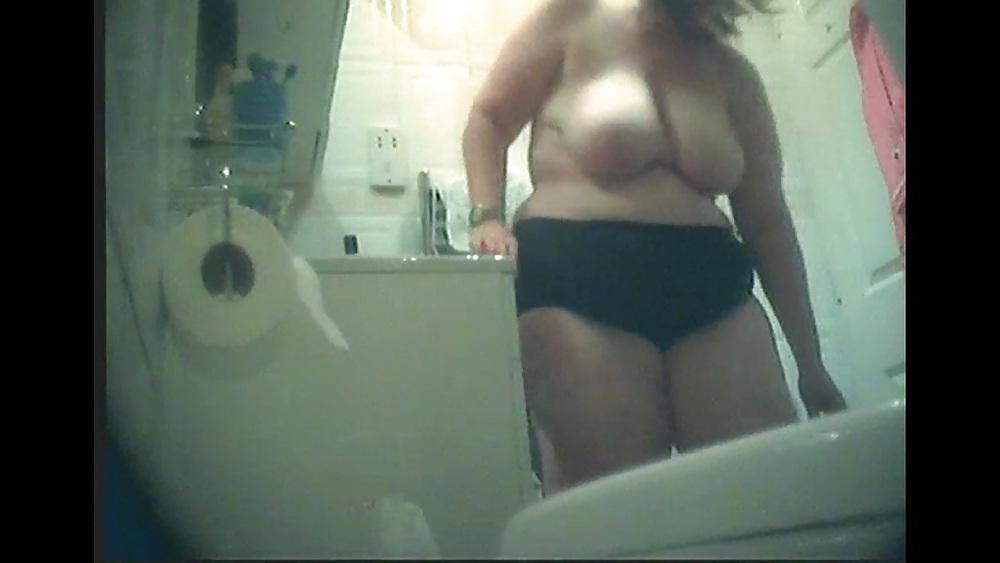 12P Bbw wife caught with hidden cam